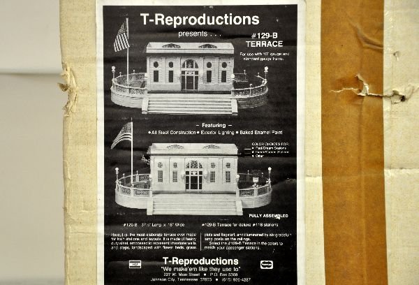 T-Reproductions Lionel 129-B Terrace: This is a nice repro of Lionel's large prewar terrace. This version is early colors to support a 116 style station. This appears to be new in box, C9+