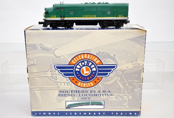 Lionel 38188 Southern F3 ABA Diesels: Nice Celebration series reissue. Features include dual motors, Trainmaster directional lighting, RailSounds, TowerCom & CrewTalk. They show light run time with boxes & setbox, C8+ Box in this lot may 