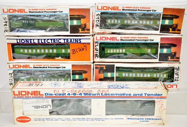 Lionel MPC Southern Crescent Set: Includes 8702 4-6-4 steam loco & tender with heavyweight cars 9530 baggage; 9531 combine; 2 #9533 coaches; 19001 diner; 9534 observation. All show light to moderate playwear with graffiti on boxes, C7