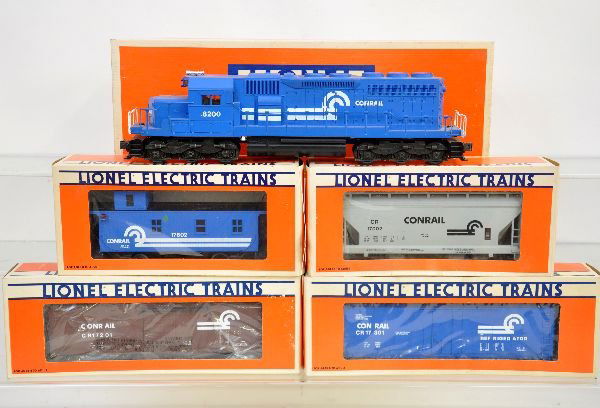 5 Pc Lionel Conrail Freight Set: Includes 18200 SD-40 diesel with dual 6-wheel motors, light & horn; 17002 hopper; 17201 & 301 boxcars; 17602 caboose. All show moderate runtime, loco body needs cleaning. All have their boxes and bodi
