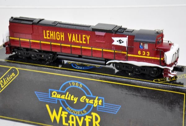 Weaver LV Gold Edition C-628 Diesel: Features dual motors with horn. QSI sounds upgradable. It is unrun with box, C9. Some boxes in this lot may have light to moderate basement smell