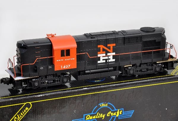 Weaver NH RS11 Diesel: Nicely scaled dual motor engine with light & sounds. It is test run with box, C9. Some boxes in this lot may have light to moderate basement smell