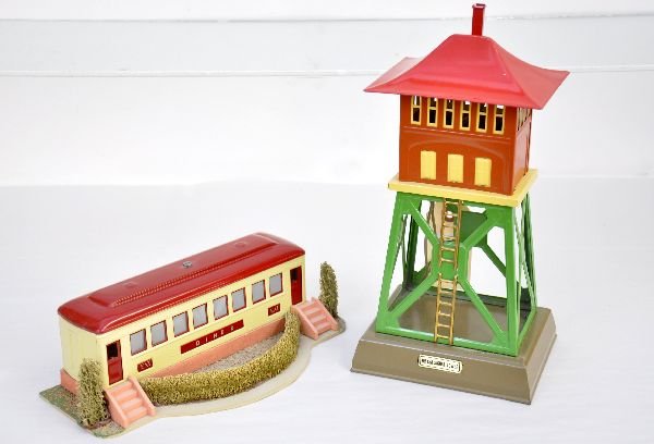 2Pc Accessory Lot: Includes a restored 442 diner & Williams 438 signal tower. Both show light playwear