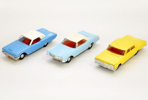 3 Dinky American Automobiles: Includes 57/003 Chevy Impala; 57/001 Buick Riviera; 57/005 Ford Thunderbird. All are clean & shiny, showing light playwear, C7+-8