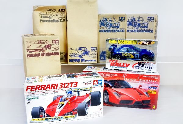 Team Associated TC3 Rally Conv Kit & Euro Shells: Boxed conversion kit with all components appear intact; box has very light handling wear. Rover Mini Cooper, Mercedes Benz SLK, Ferrari 312T3, Porsche 911 Carrera, BMW M Roadster and ENZO Ferrari shel