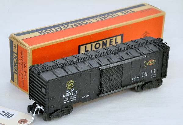 Nice Boxed Lionel 6464-225 SP Boxcar: Clean nice matte patina, type IIA. It shows light run time with box, C8