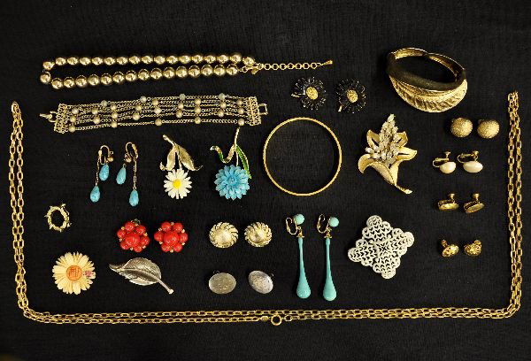 Vintage Signed Costume Jewelry & Sterling: Nice selection including Trifari; Sara Coventry; Vogue, Marvella & others; plus Pair 12KGF blue stone earrings round sterling Silver earrings & sterling pin (.45oz ). All are clean showing light wear.