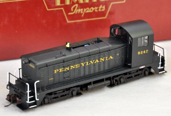 Broadway Limited HO 638 NW2 Diesel: PRR markings with DCC digital control & Quantum sounds. It appears new in box with paperwork, C9+