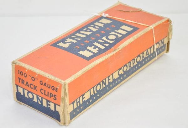 Unusual Boxed Lionel 100 Track Clips: Used by dealers or for separate sale. Clips appear clean, uncounted. This unusual box is a C6