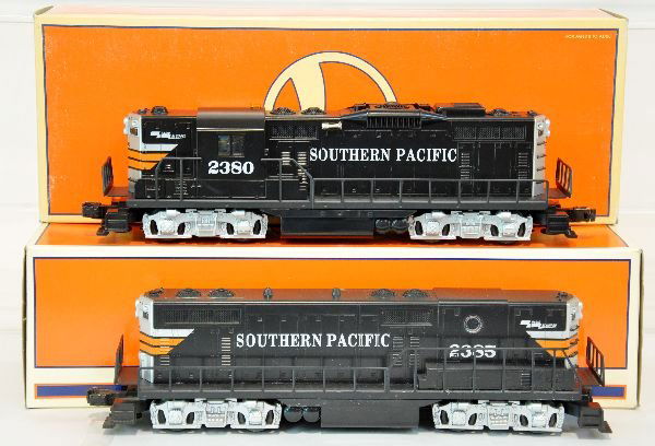 Lionel A and B Southern Pacific Locos: 2380 Southern Pacific GP-9 #18562 and non powered B-unit #18576. 2380 loco is in like new condition with perfect paint and lettering, unit was track tested by previous owner only to confirm operation
