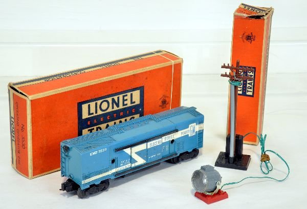 Boxed Lionel 3530 Generator Car: Includes a long stripe car with black tanks & pole. It also includes the scarce separate sale -50 pole box, taped on side. It shows light playwear, but needs a cleaning, ob C7