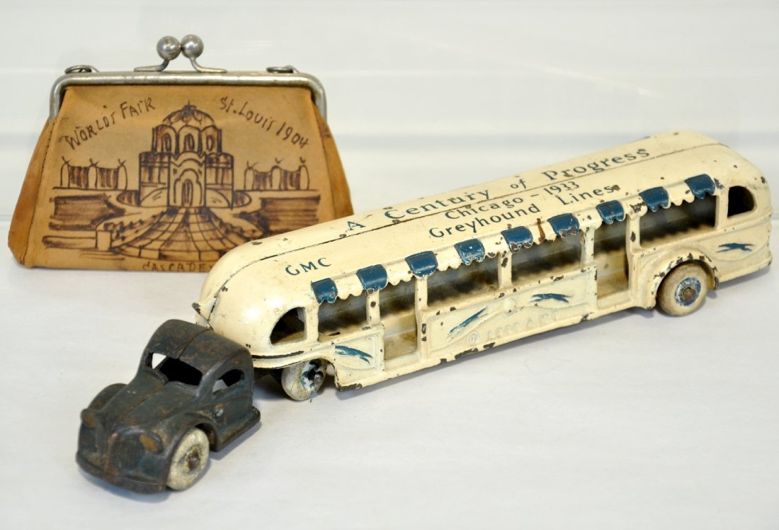 2 Worlds Fair Toys, 1904 & 1933: Includes a nice 1933 Century of Progress 11" Arcade Greyhound bus, plus a scarce 1904 St Louis Worlds Fair leather change purse. Both are in unusually nice condition, C7-7+