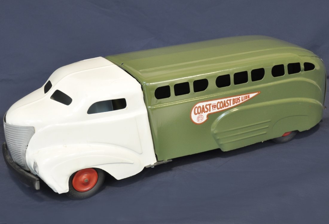 Restored Wyandotte East Coast Bus: Nicely restored 21 1/2" bus with the 1940s streamline shape. Makes a great display piece
