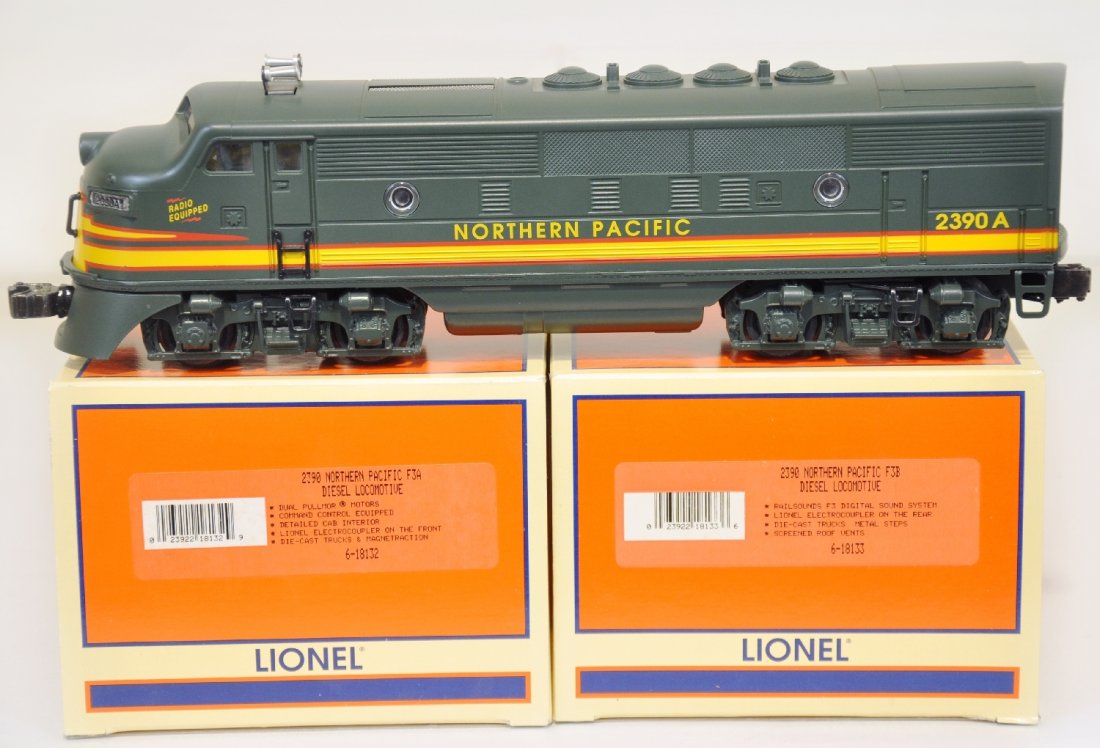 LN Lionel 18132 & 33 F3 AB Diesels: Dual powered A unit with matching B-Unit equipped with RailSounds. They have been test run with boxes & shipper, C9-10