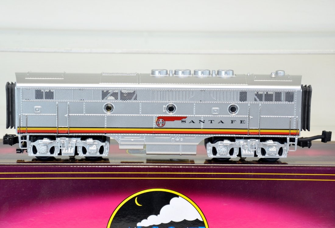 MTH 20-2151-4 Powered SF F3 B-Unit: Dual motors with ABS body & QSI reverse. It shows very light runtime with C9 body & box