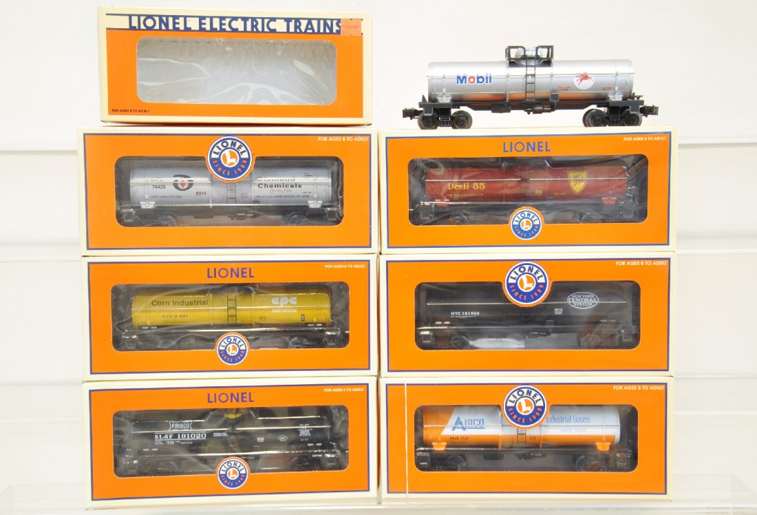 7 LN Lionel Single Dome Tank Cars: Includes 26162 Frisco, 26160 Corn, 26147 Diamond Chemical, 26197 D&H, 16127 Mobile. All appear like new with boxes, C9-10