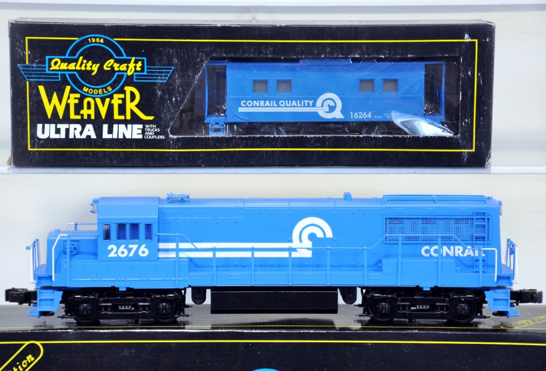 Weaver Conrail Loco and Caboose Lot: U25B Diesel Loco #1333-LP 3-rail with sound Cab # 2676 and Northeastern Caboose 3-Rail #U2920. Units are unrun. C10