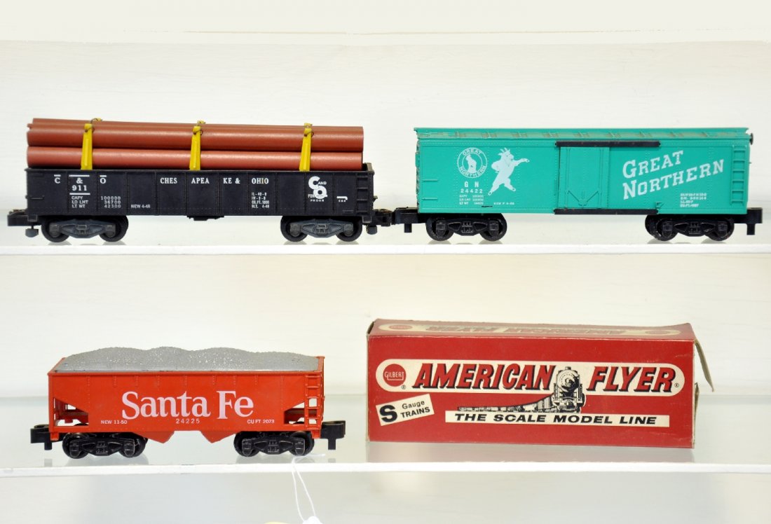 3 American Flyer Freight Cars: S Gauge. Includes rare 24422 GN boxcar with sliding door; boxed 24225 Santa Fe hopper & unusual 911 C&O pipe flat with brown plastic pipes. All show light playwear, C7-7+
