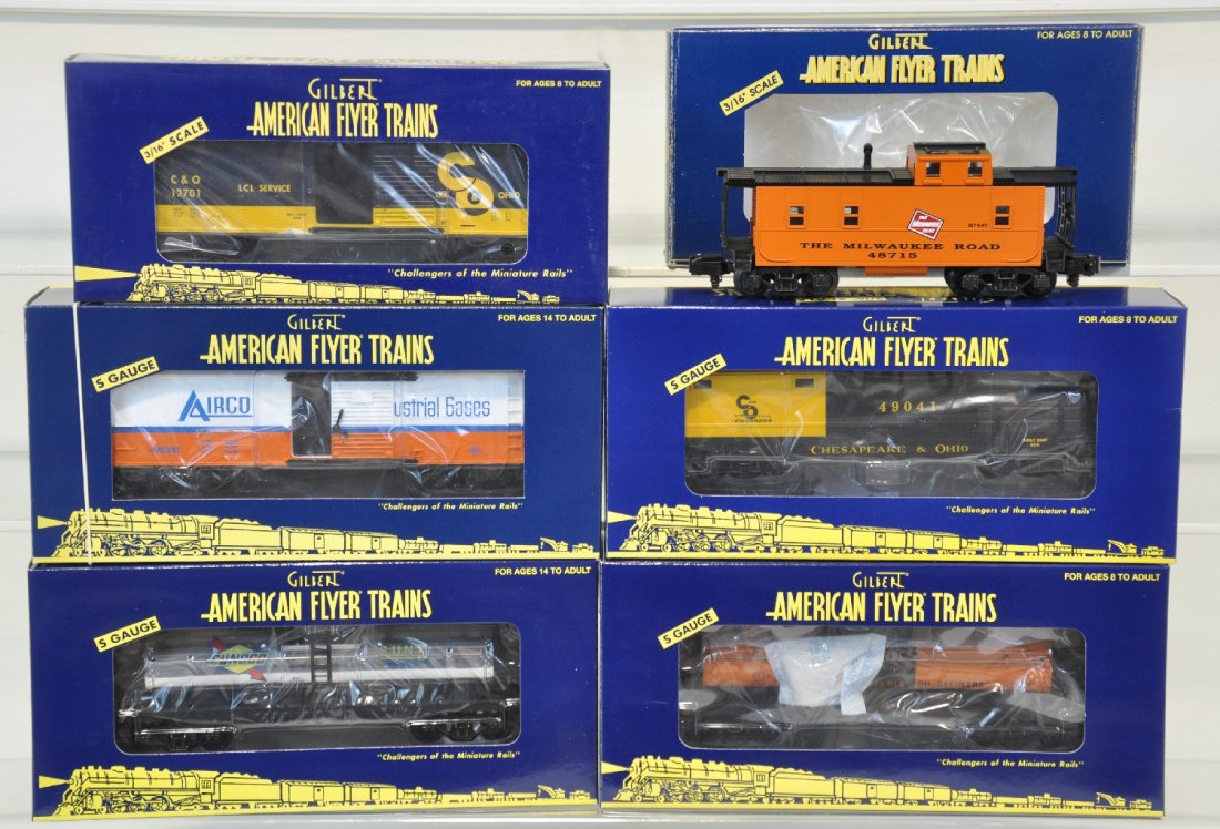 6Pc Lionel American Flyer Freight Car Lot: S Gauge. Includes 1060 Milwaukee Road caboose 48715, Airco boxcar 48387, Sunoco tank car 48431, C&O boxcar 48347, 3-D Simonin's tank car 48422, C&O tie car 49041. These cars are unrun in Ob. C10