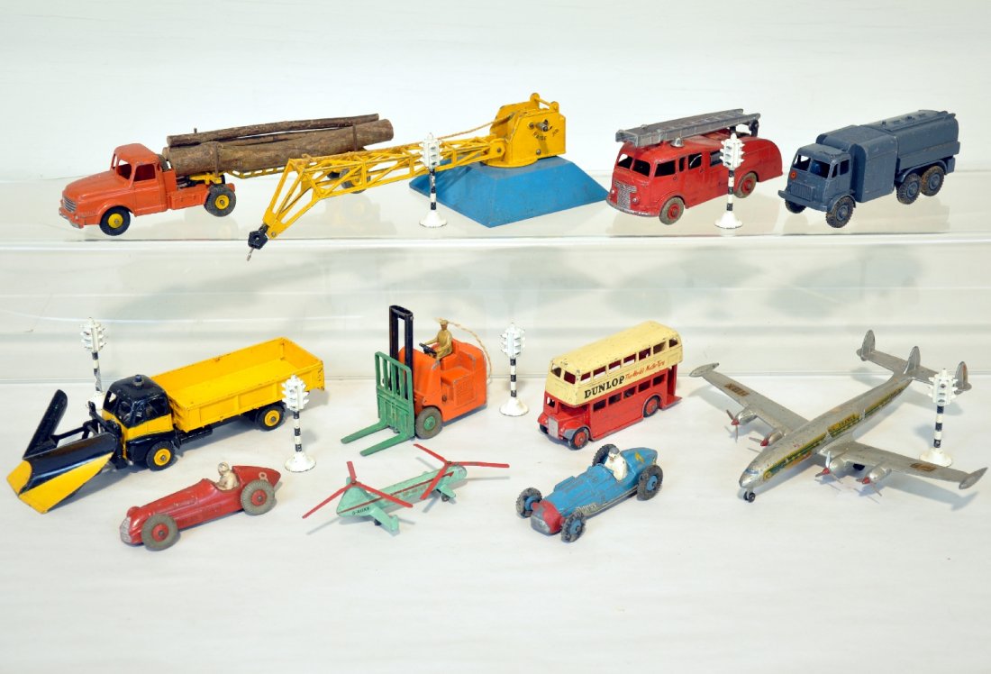 17Pc Dinky Vehicle Lot: Scales nicely to Lionel & Marx trains. Includes 7 street lights; FR60C Lockheed Super8 Constellation; 23F Alpha-Romeo, missing 2 tires; 230 Talbot, 2 incorrect tires; 274 bus; 642 Refueler; 656 fire e