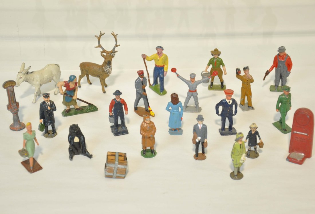 20+ Diecast Figures: Includes Britains, John Hill, Heyde & others. They show light playwear, C7-8