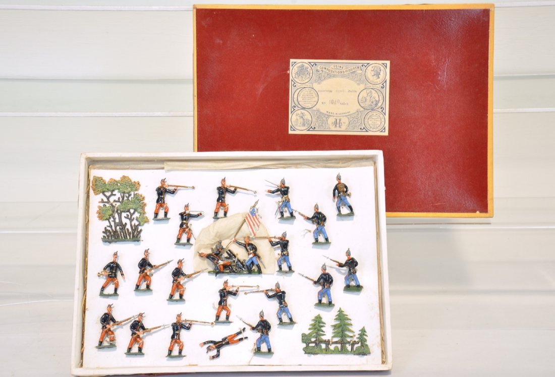 Boxed Heyde Set 1040 Spanish American Battle: All original owner sets, bought from World War Toy Soldier Co., Brooklyn, NY in 1934. Includes a super 22pc set of the 1898 Spanish American war. Has 2 foliage pieces and wonderful firing figures with