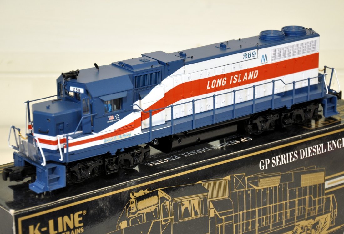 K Line Long Island Railroad GP38-2: K2439-0269 GP38-2 scale diesel engine comes equipped with dual vertical motors and Real Sounds. This unit shows light run time in obs. C10 Body