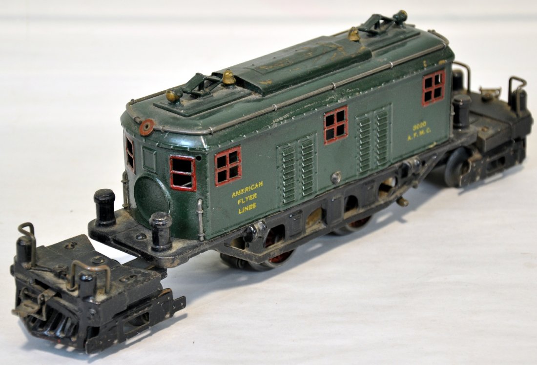 Nice American Flyer 3020 Illini Electric: O Gauge. 4-4-4 top of the line electric for flyer. Dark green with yellow lettering. It is clean & shiny, showing light to moderate playwear, C6+-7