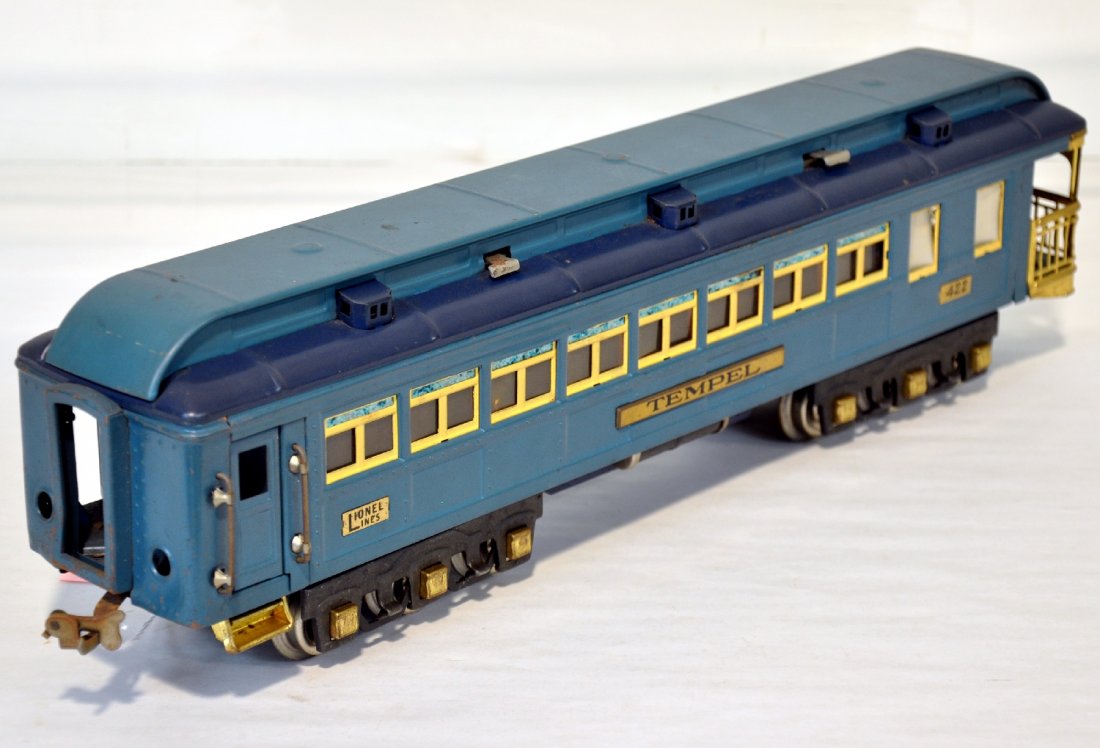 Lionel 422 Blue Comet Observation: Standard Gauge. Clean Temple Observation, with nice unhandled patina. It has brass trim & tin journals, showing light playwear, C7-7+