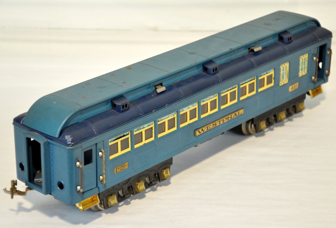 Lionel 421 Blue Comet Coach: Standard Gauge. Clean, early Westphal coach with cast journals. It shows light to moderate playwear, C6