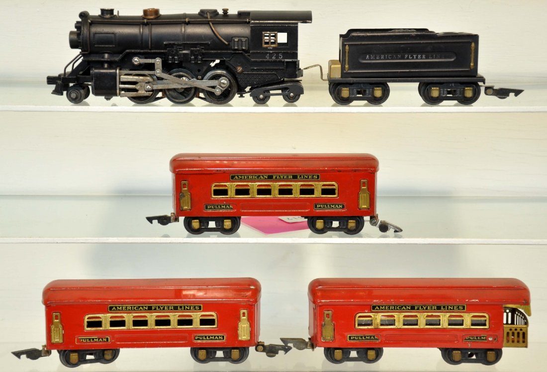 5Pc American Flyer 425 Passenger Set: O Gauge. Circa 1938. Includes a 425 scale Pacific steam loco & tender; 2 #405 Pullmans; 406 observation. Decals are 90% overall, clean & shiny, showing light to moderate playwear, C6-7