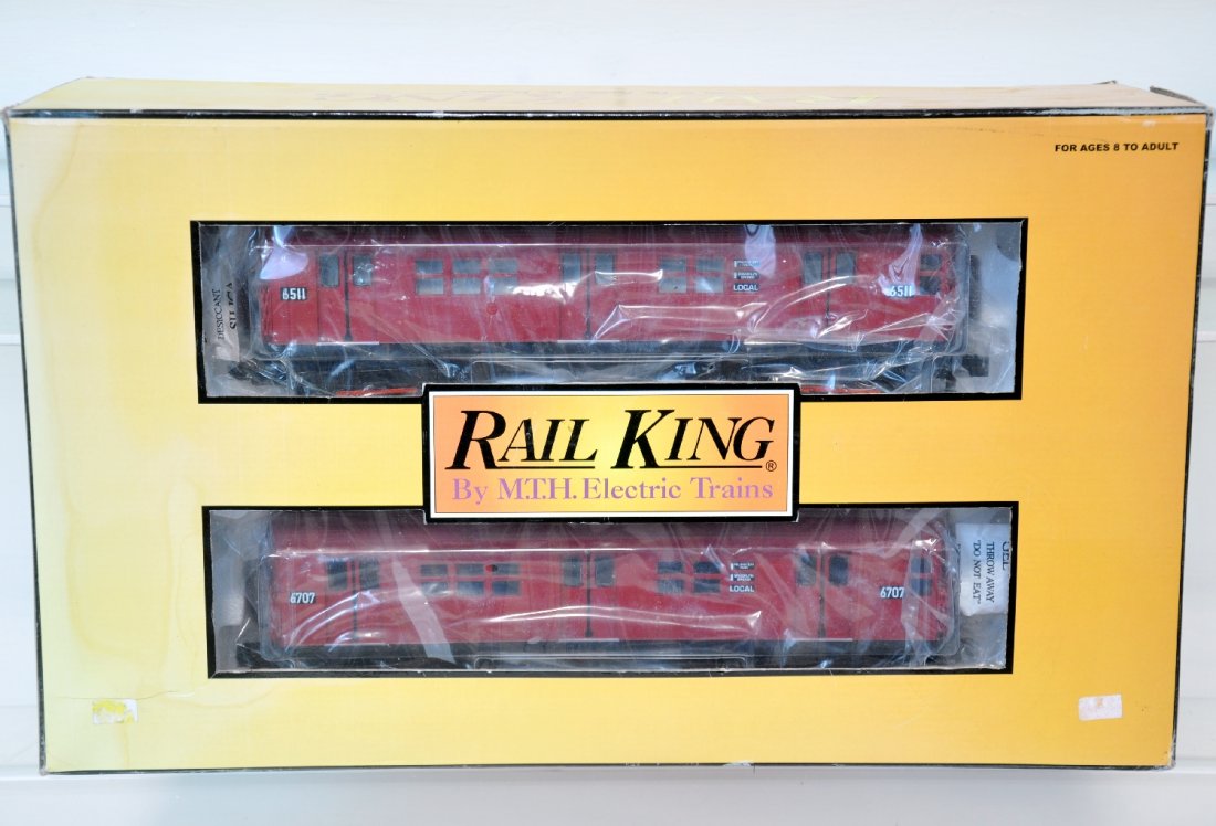 MTH RailKing 30-2392-1 R-17 Subway Set: Nice 4-car set with ProtoSounds 2.0. It shows very light runtime with worn setbox & inserts. Bodies are C9
