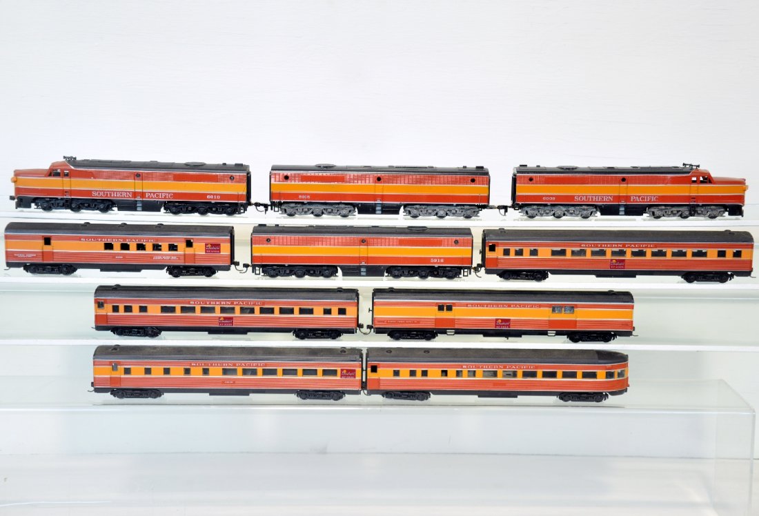 SP HO ABBA Diesel Passenger Set: Includes a PA Alco ABBA diesel set, all wheels powered! With 6 matching streamline passenger cars. All show light playwear with Kaydee couplers, C8