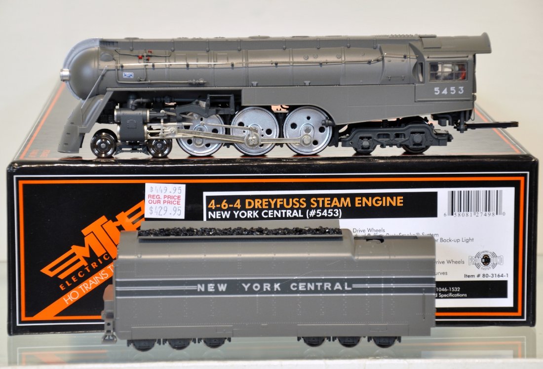 MTH HO 80-3164-1 NYC Dreyfuss Hudson: Super detailed Streamline loco cab #5453 with DCC, ProtoSounds 3.0, ProtoSmoke, lighted interior & more. It appears new in box, C10