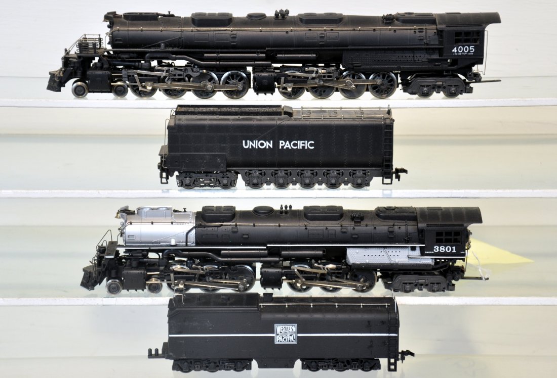 2 RivaRossi HO Articulated Locomotives: Includes a UP 4-8-8-4 Big Boy, cab 4005; Western Pacific 4-6-6-4 Challenger, cab 3801. Both have shelf dust, but show light playwear, C8
