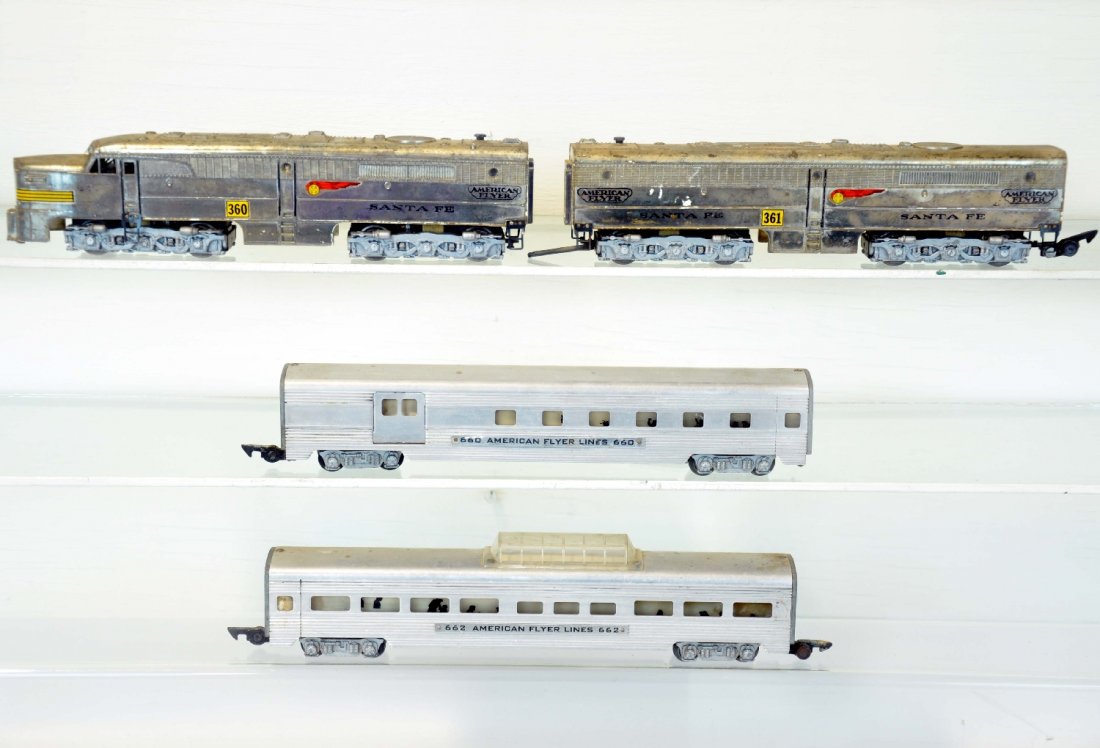 4pc American Flyer Diesel passenger set: s ga includes 360 and 361 SF PA Alco AB diesels, chrome finish has yellowed, 66 Aluminum Combine, 662 Aluminum Vista Dome, O/w shows moderate playwear, C5-6