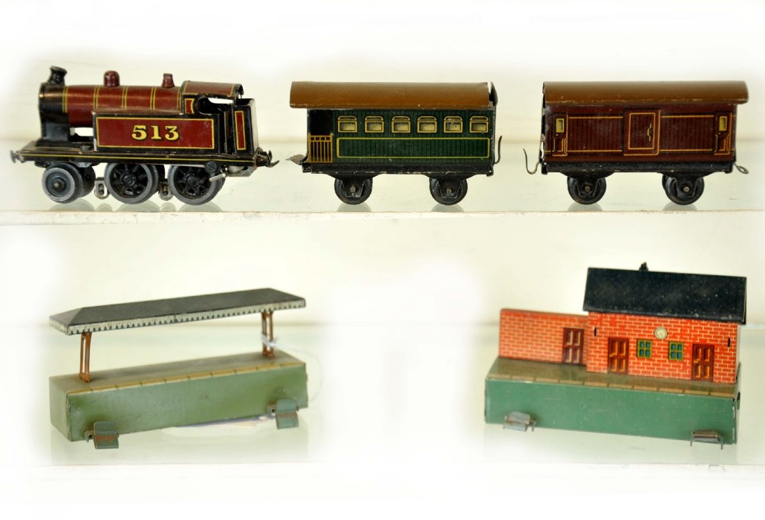 Bing Table Top OO Set: Includes a 2-4-0 tank loco; 2 coaches; station & station platform. They show light to moderate playwear, C6-7