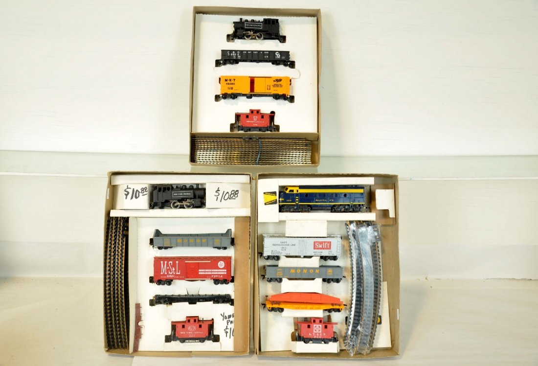 3 Boxed Early Tyco HO Sets: Includes T6104 Shipper Express 5pc SF diesel freight set; Red Bell Express 5pc 0-4-0 steam freight set; 4pc PRR steam freight set. Amazingly enough, these appear new in boxes, C9-10