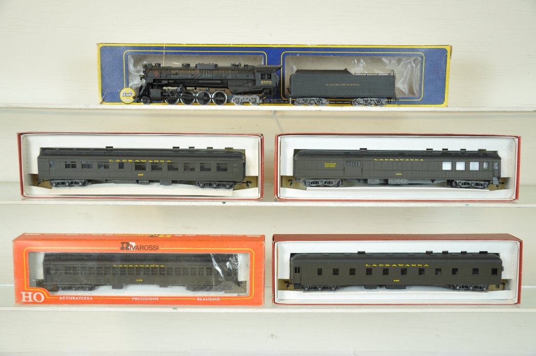5Pc RivaRossi HO Erie Passenger Set: Includes an AHM/RivaRossi custom Lackawanna 2-8-4 Berkshire; Heavyweight Lackawanna combine; diner, sleeper & coach. All show light runtime with C9 bodies and boxes