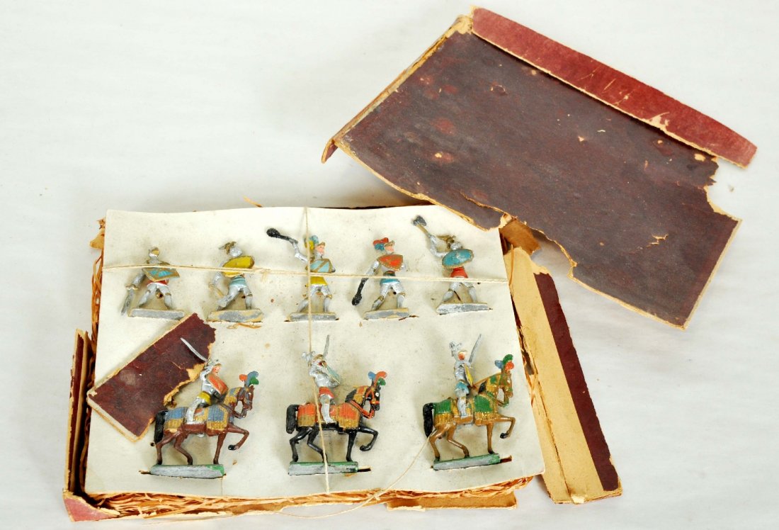 Boxed Heyde Knights: Cute 8pc set with 3 mounted and 5 on foot. They have great color and assorted positions. They are tied onto the insert and show light wear. The box is fragmented and may be restorable, soldiers are C7