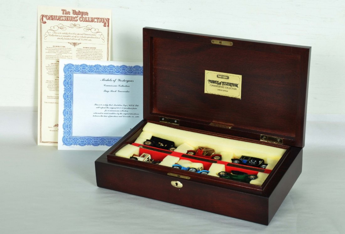 Matchbox MOY Connoisseurs Gift Set: 1984 limited production with 6 Models of Yesteryear. It is mint with foam insert & wood case, missing outer box, C10