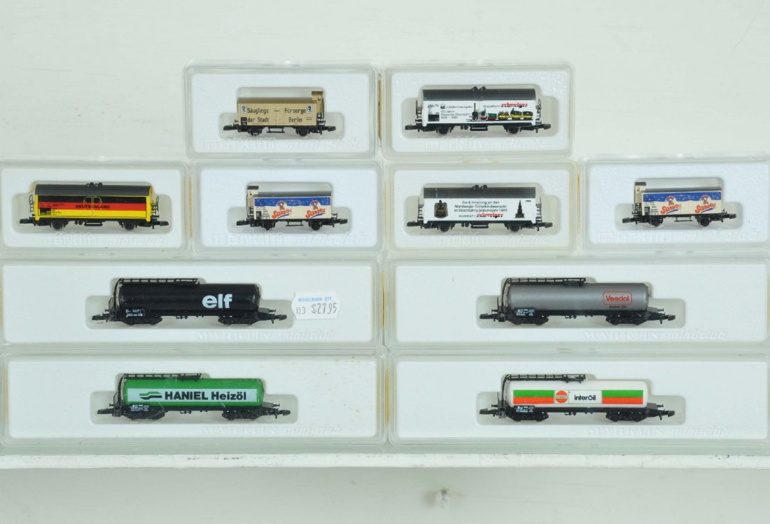 10 Marklin Z Gauge Freight Cars: Includes tank cars- ELF 8625-003; 8625-004 Haniel; 8625-002 Stinnes; 8625-006 Veedol; reefers - 8600-108 & 105 Schweiger; 8600-093 Deutschland; 2 #8661 Sarotti; 88662 Sauglings Beer. All appear unrun 