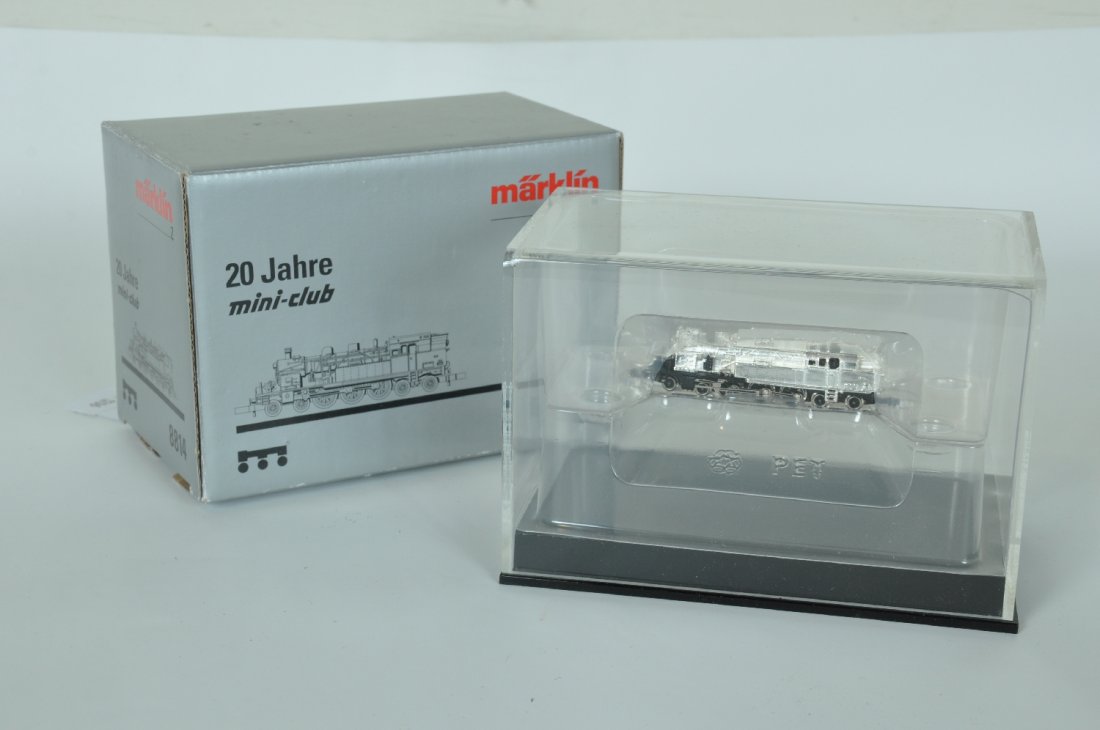 Marklin Z Gauge 8844 Sterling Silver Tank Loco: Rare, 1992-20 year commemorative 4-6-4 tank loco, body is solid .925 sterling silver in Acrylic display case. It is new in box, C10