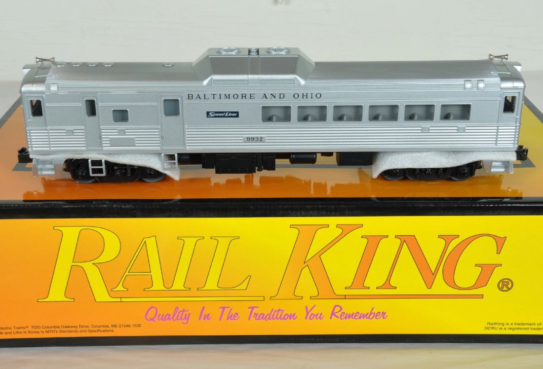 MTH RailKing 30-2144-1 B&O Budd Cars: Nice 2-car set with ProtoSounds and setbox. Perfect paint and trim. Wheels appear test track run. C9