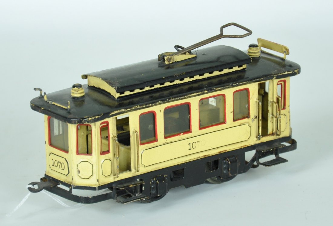 Rare Marklin 1070 Trolley: Clean O gauge trolley with electric motor. Some wear to 2 number stamps and missing 1 sign board. It is clean, showing moderate playwear, C6-6+ 1st we have seen!