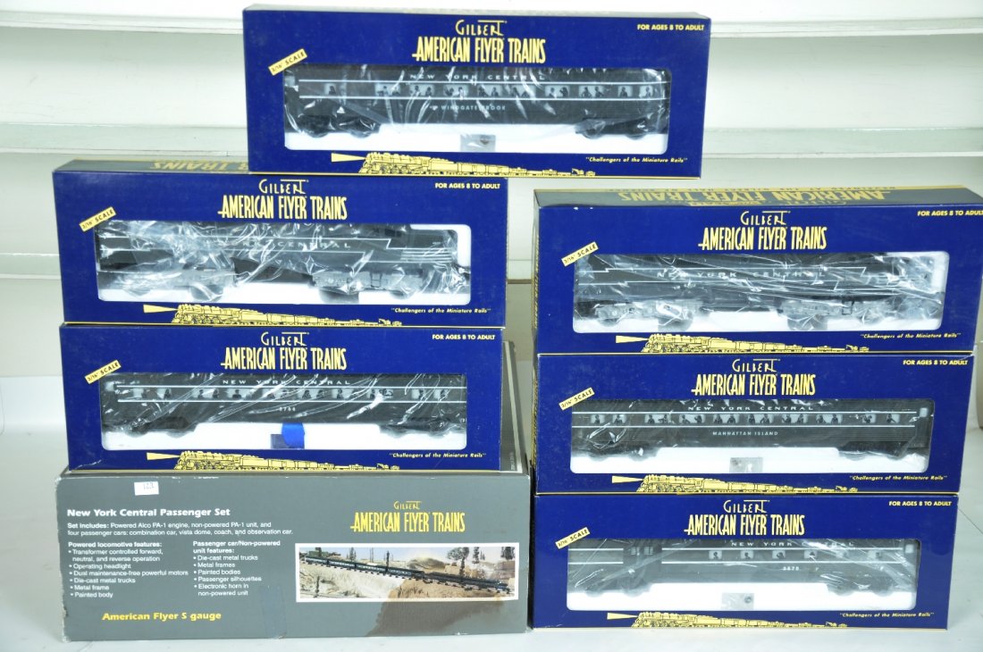 Lionel-American Flyer 49611 NYC Passenger Set: S Gauge. Nice streamline set with PA AA Alcos with electronic horn & 4 matching streamline passenger cars. They appear new in boxes with setbox, C10 (see next lot for extensions)