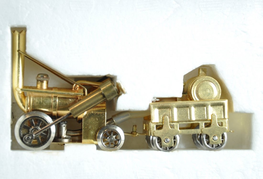 Rare L-S Loc HO Live Steam Rocket Set: Herstellung Basel, Germany. Brass construction 2-part train with nice details. It appears to have been fired maybe once. It has it's box with accessories and instructions, C8