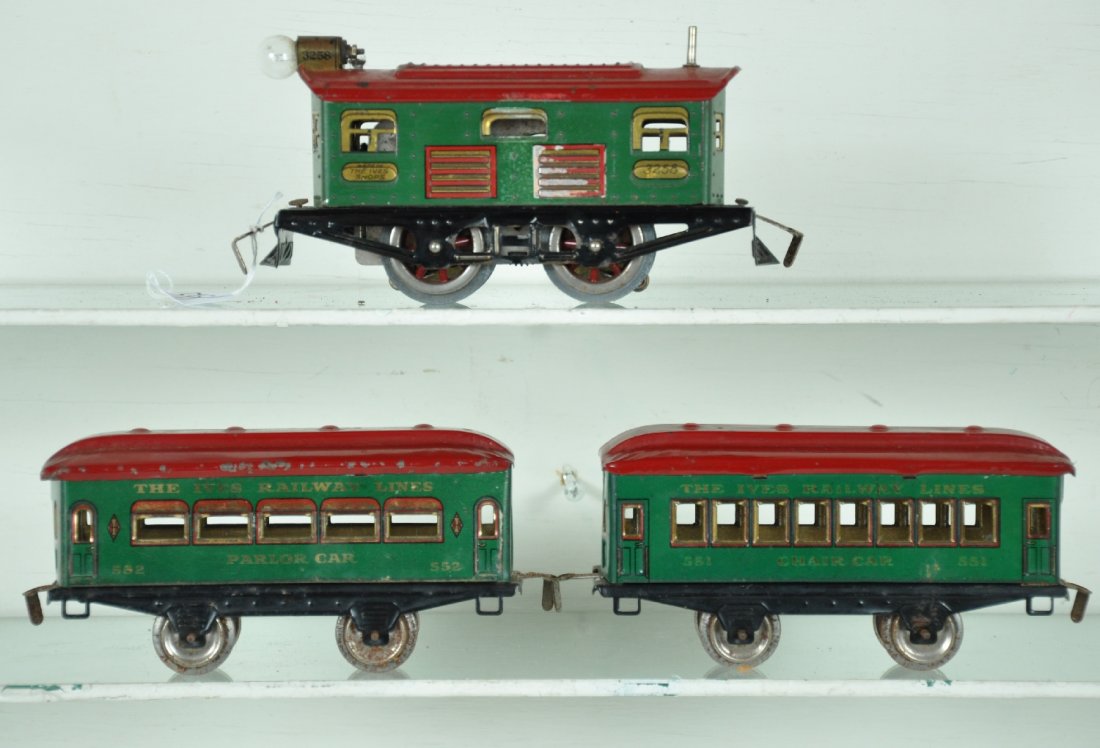 Ives Green Mountain Limited Set: Circa 1927. Includes a 3258 boxcab electric; 551 Chair car; 552 Parlor. All are clean, showing moderate playwear, C6