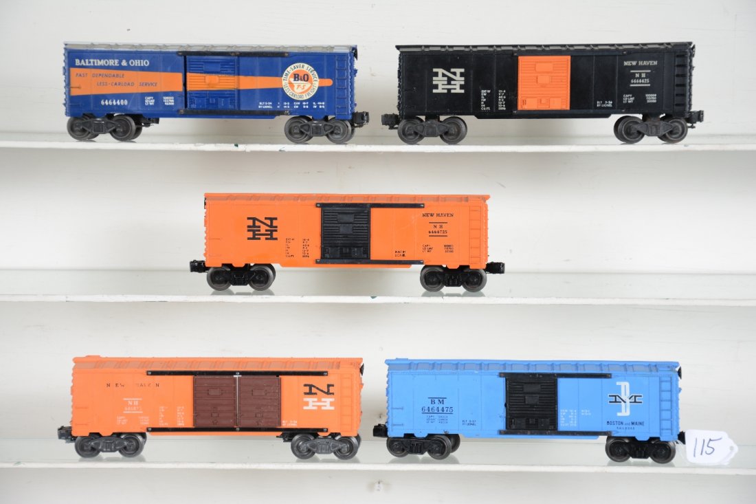 5 Lionel 6464 Style Boxcars: Includes a 6464-400 B&O, type IIB, decals 97%; 6464-725 NH, type IV; 6464-425 NH, type IIB; 6468 NH, brown doors; 6464-475 B&M, type IV, painted on light blue mold. All show moderate playwear, C6