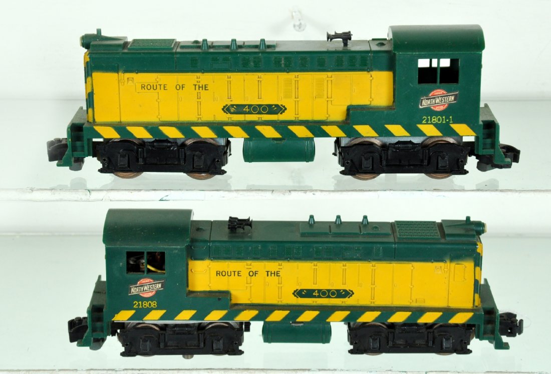 American Flyer 21801 & -1 C&NW Baldwins: S Gauge. Clean AA diesel set, but powered unit has a screw crack; Dummy is intact, graphics match. They show light to moderate playwear, C6+-7